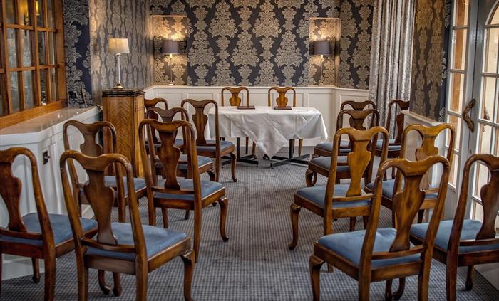 At the Dunoon our stylish Fellows lounge can be reserved for meetings for up to 20 people.
